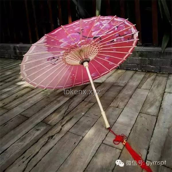 **油纸伞6与传统油纸伞、现代折叠伞、高科技雨伞的对比分析**